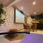 Apartment Capsule Color Deluxe Balneo I Ecran Cinema I Console De Jeux Trith-Saint-Leger