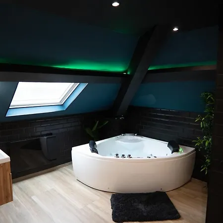 Capsule Color Deluxe Balneo I Ecran Cinema I Console De Jeux Appartement Trith-Saint-Leger