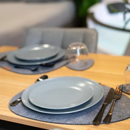 Appartement Capsule Color Deluxe Balneo I Ecran Cinema I Console De Jeux