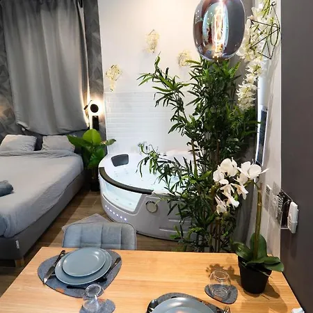 Capsule Color Deluxe Balneo I Ecran Cinema I Console De Jeux Appartement *