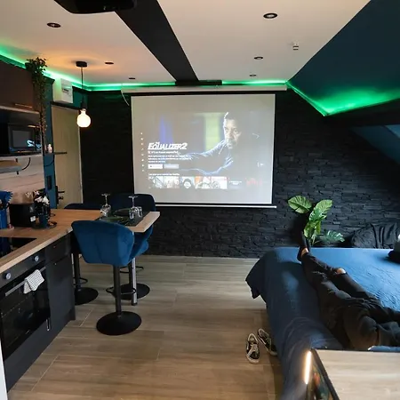 Apartmán Capsule Color Deluxe Balneo I Ecran Cinema I Console De Jeux Trith-Saint-Leger