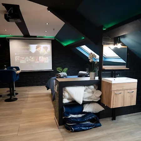 Capsule Color Deluxe Balneo I Ecran Cinema I Console De Jeux Trith-Saint-Leger