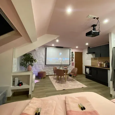 Capsule Color Deluxe Balneo I Ecran Cinema I Console De Jeux