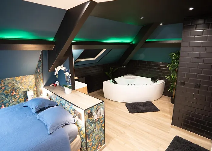 Appartement Capsule Color Deluxe Balnéo I écran Cinéma I Console De Jeux Trith-Saint-Leger