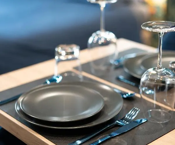 Capsule Color Deluxe Balnéo I écran Cinéma I Console De Jeux Appartement *